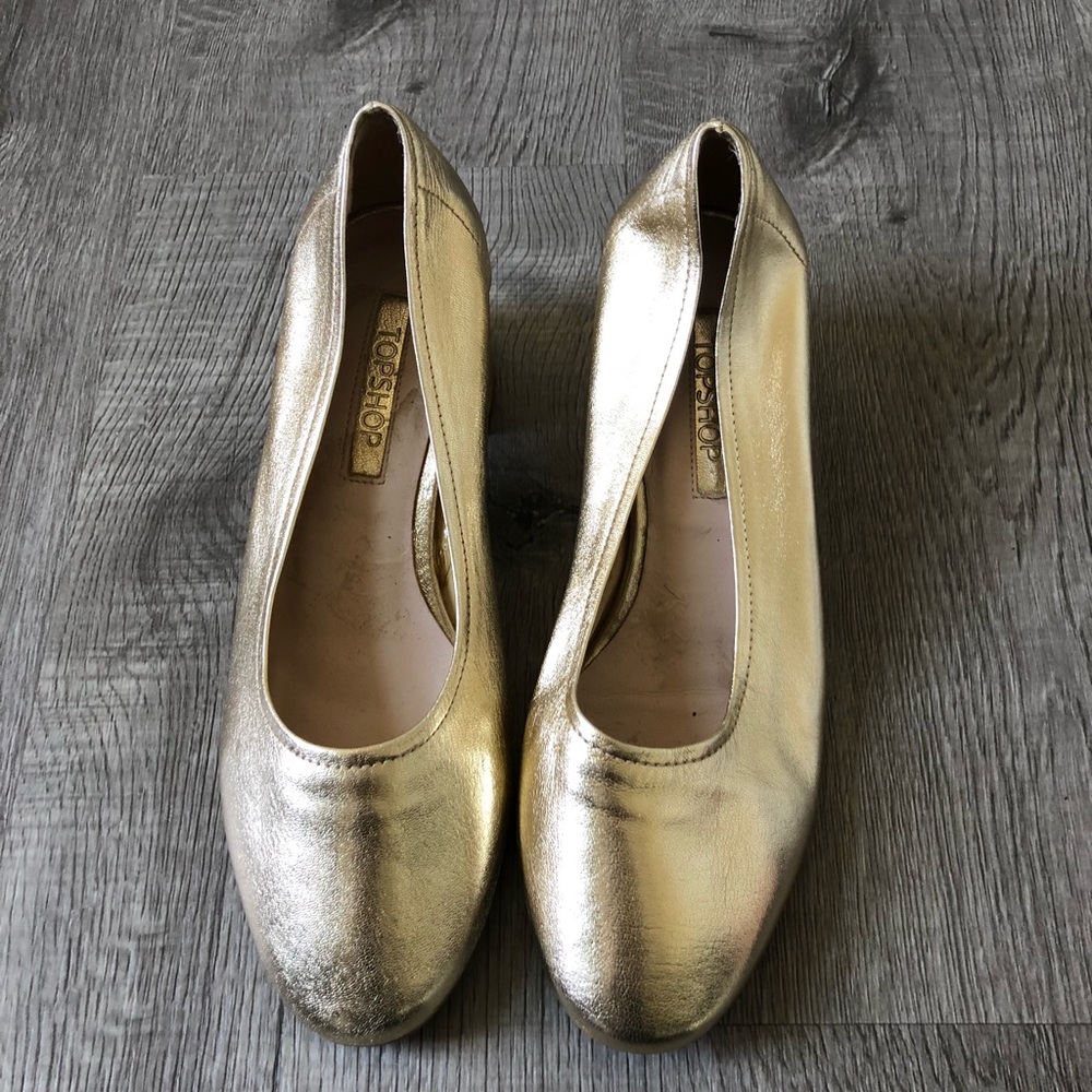 Adorable Gold Topshop block heels